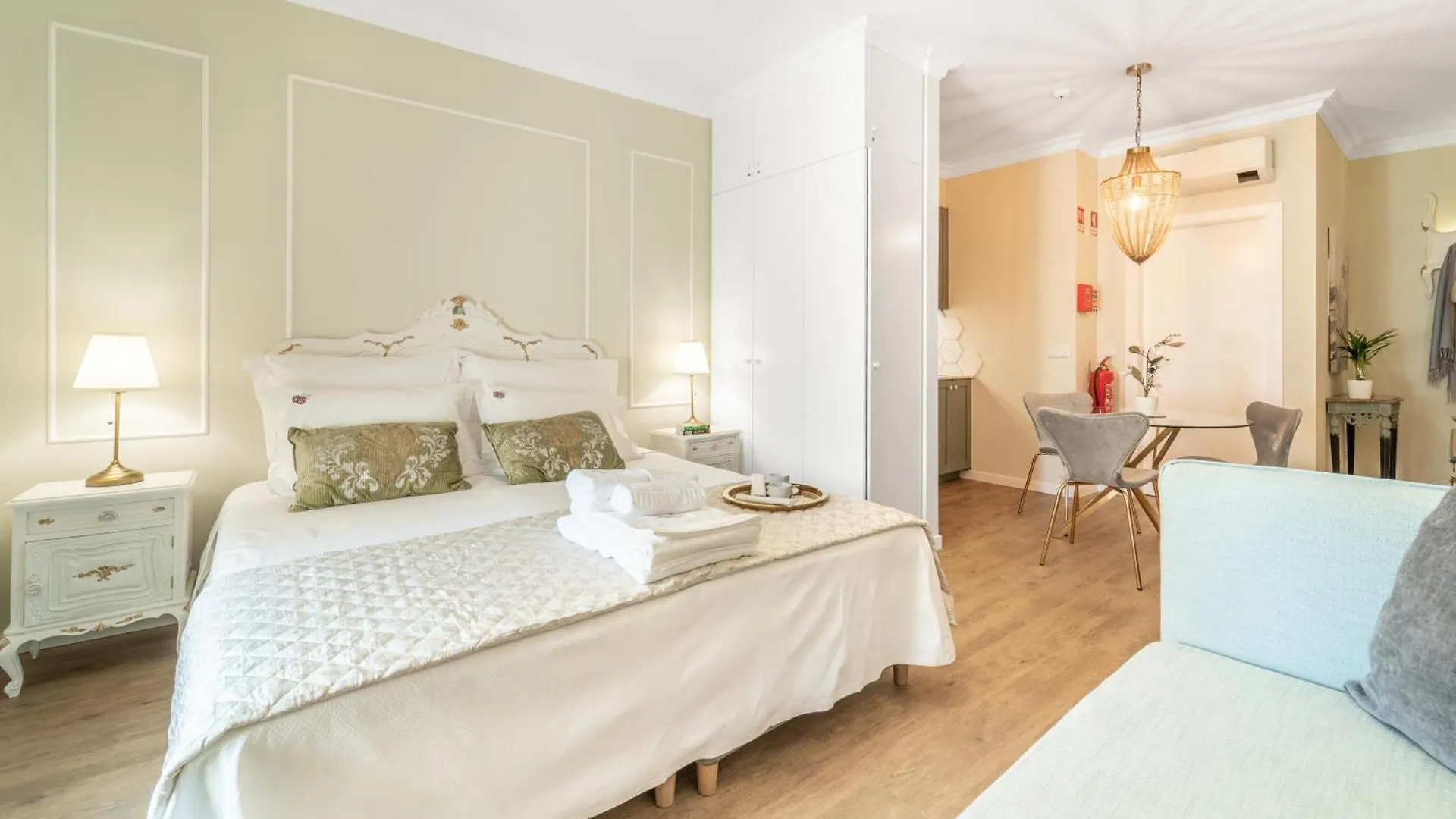 7 Styles Apartments By Raspberry Cascade Faro